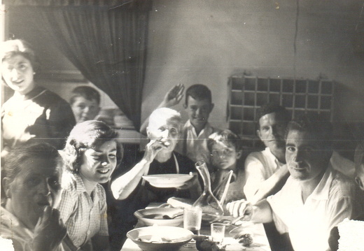 R-D 017 Pilarin y Julian 1957 en la boda de Delfina